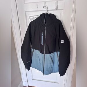 Men’s 686 Hydrastash Ski Jacket with built in hydration system